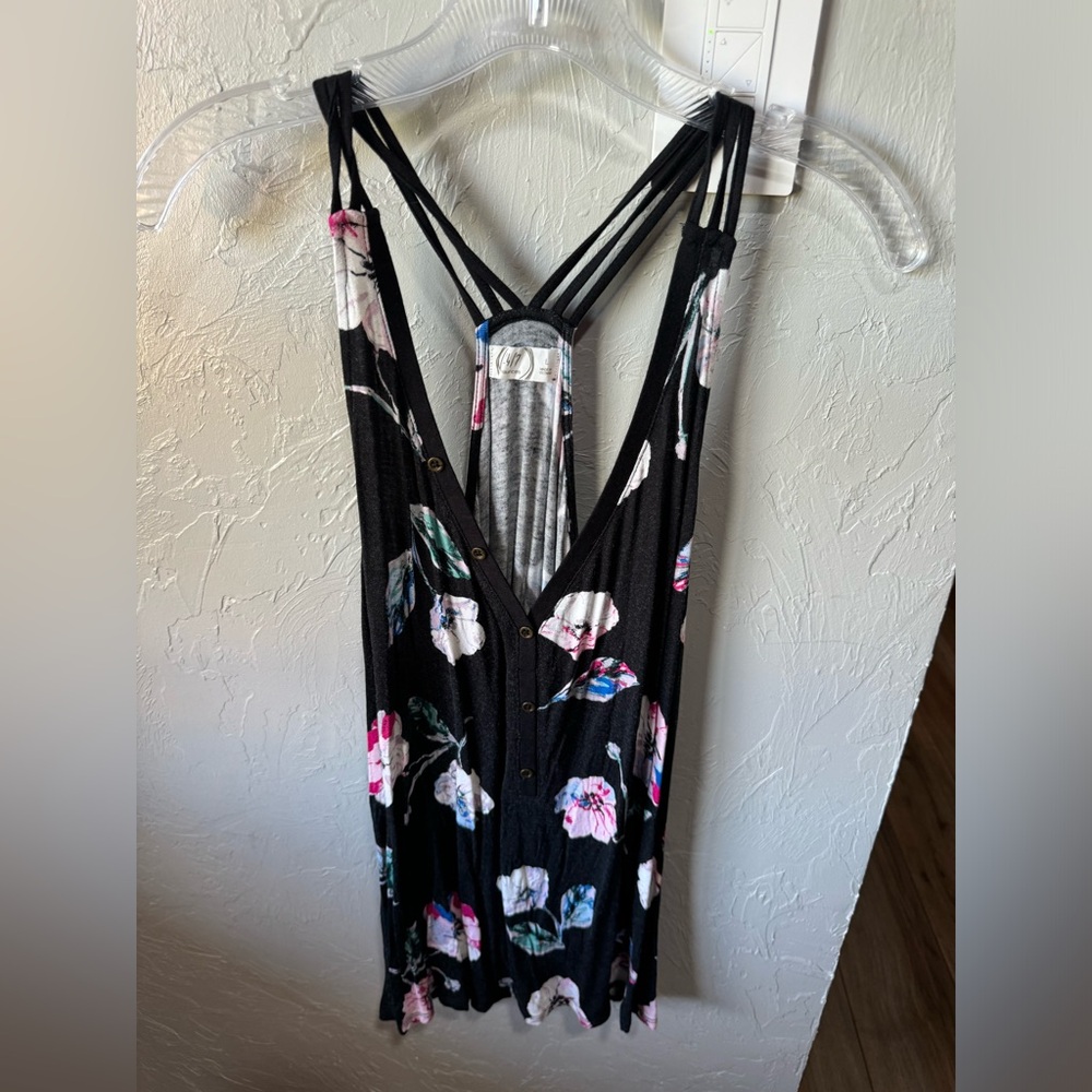 Maurice’s black floral tank top